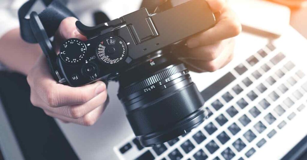 Best Camera For Blogging? 7 Amazing Cameras For Bloggers In 2022