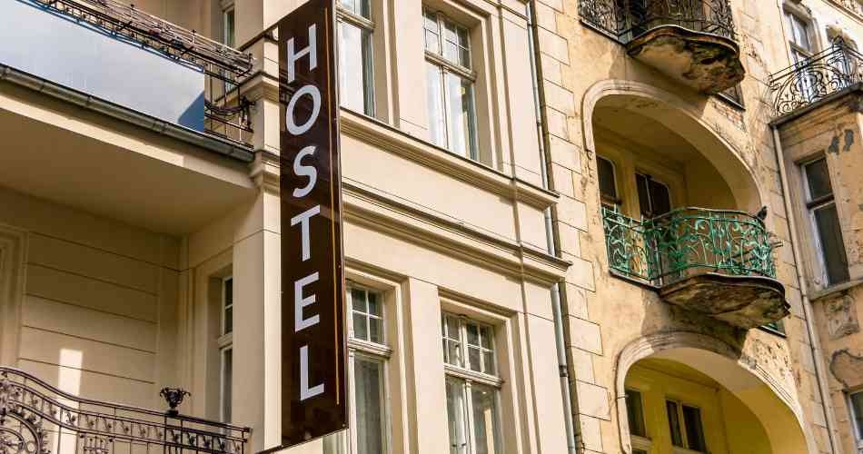 hostel jobs in France